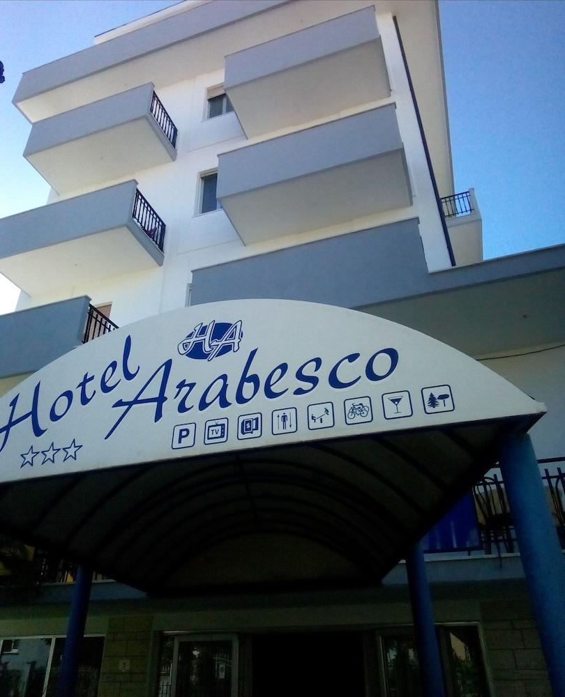 Hotel Arabesco Римини Екстериор снимка