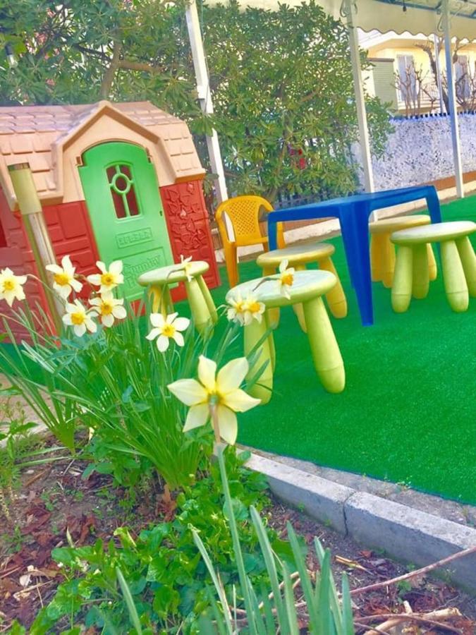 Hotel Arabesco Римини Екстериор снимка